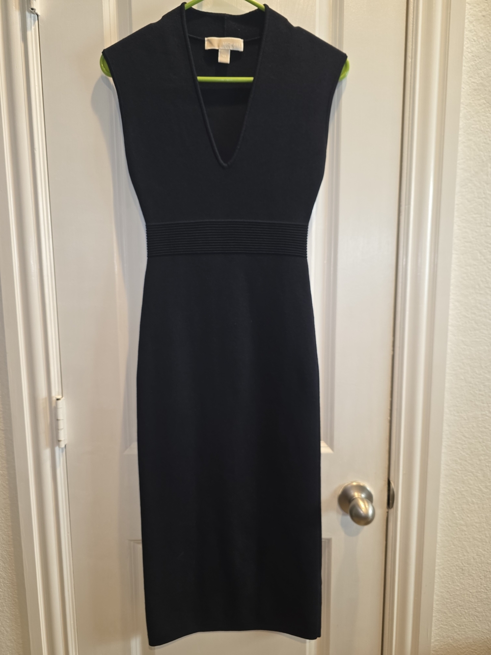 Classic Black V Neck By Michael Kors. Stretch Knit Sz XS Midi Bodycon - Picture 3 of 13